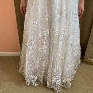 Selling Tony Bowls evening gown
white organza, silver & white & gold
beading